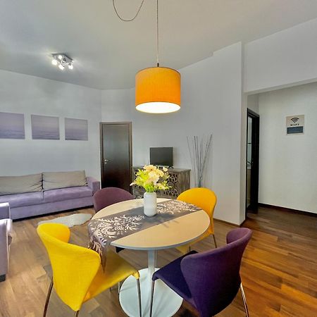 Vibrant Victoriei Apartment Bucharest Exterior photo