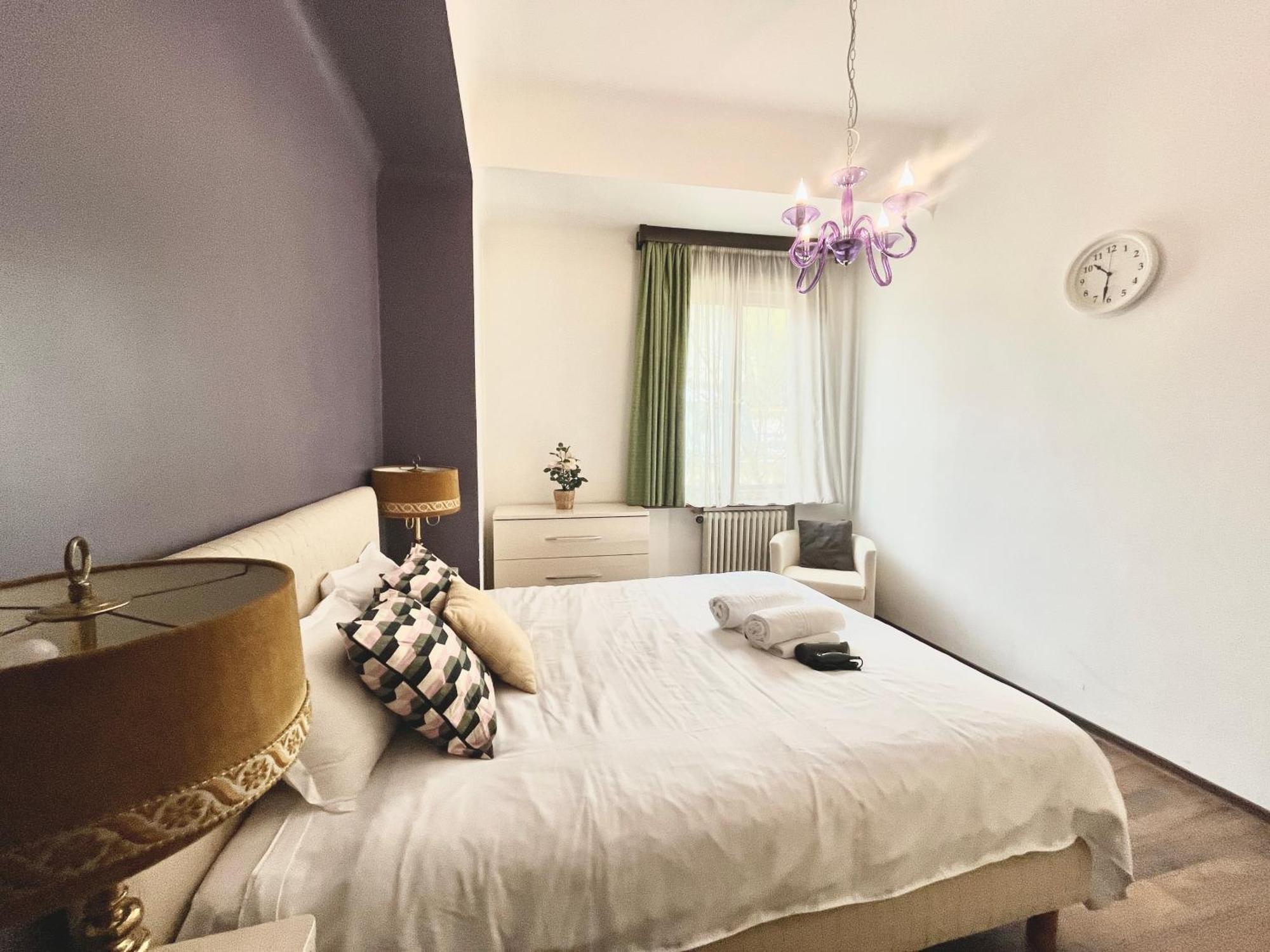 Vibrant Victoriei Apartment Bucharest Exterior photo