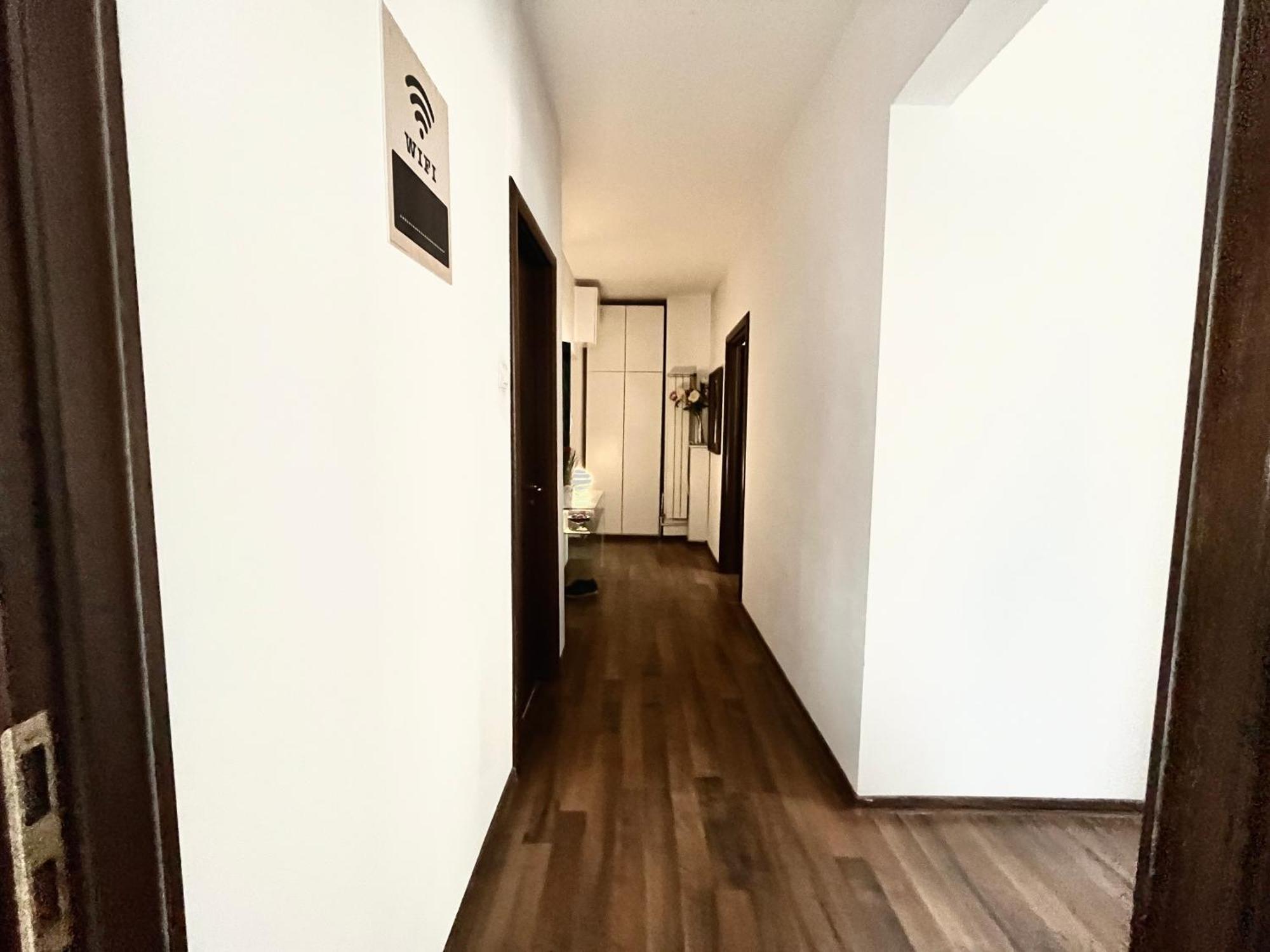 Vibrant Victoriei Apartment Bucharest Exterior photo